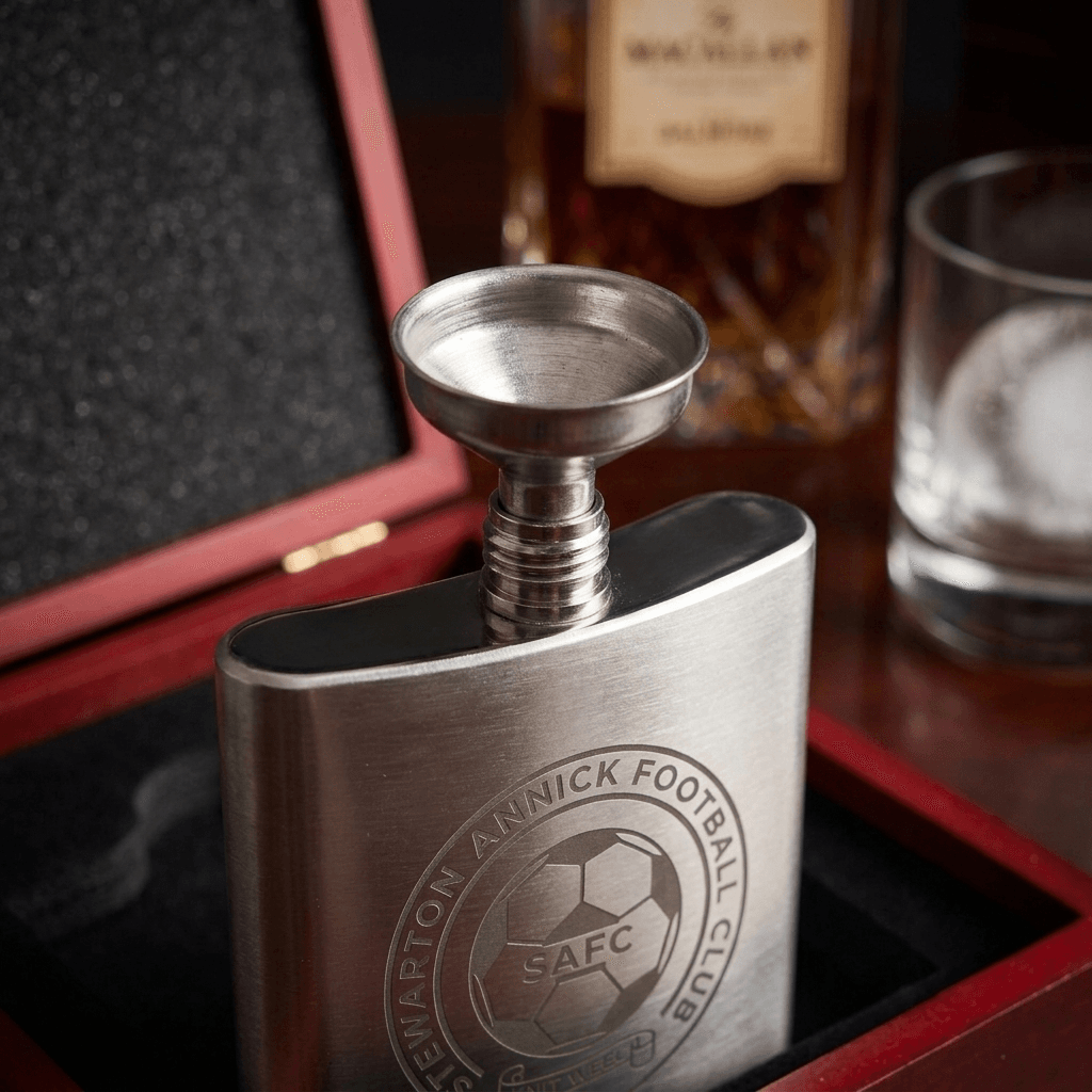 Steel Hip flask and luxury gift box set - Image 7